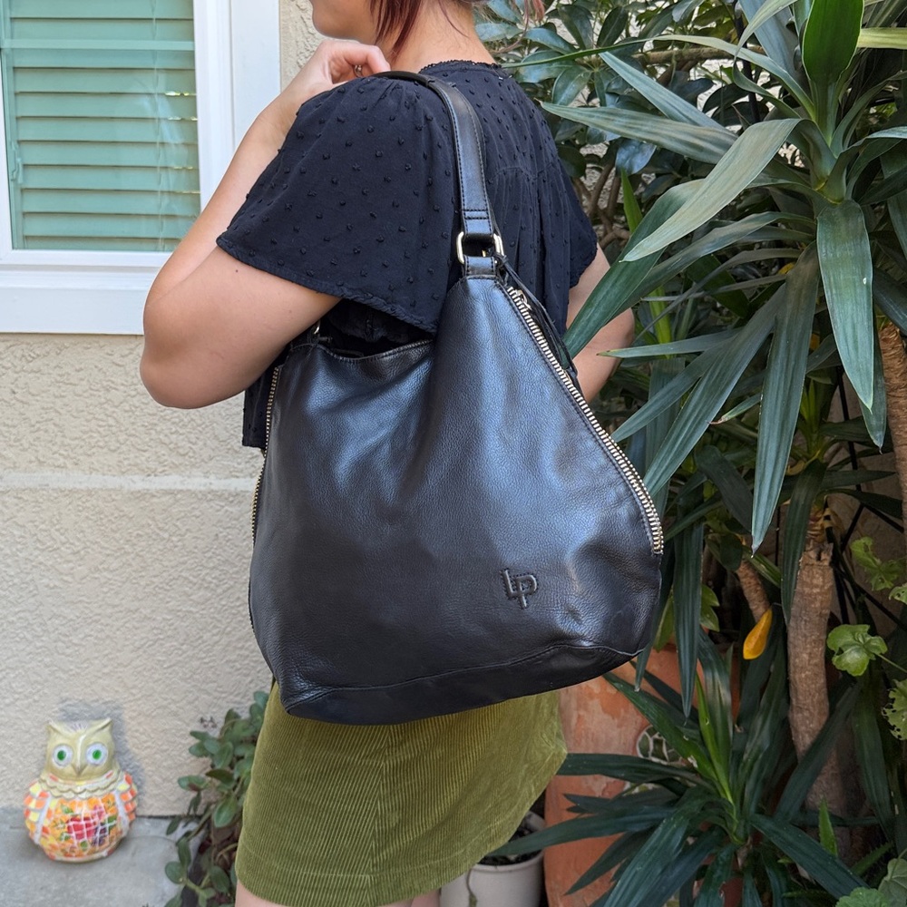 Black Linea Pelle Convertible Leather Shoulder Bag with Beautiful Details - Picture 1 of 16